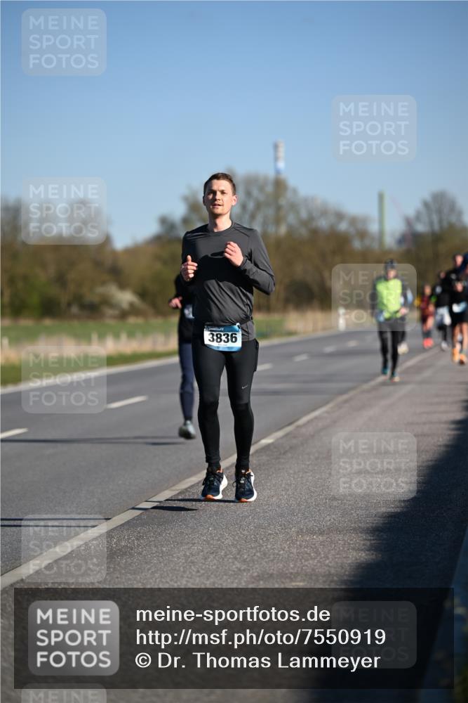 06.04.2025 - 44. Internationalen Wilhelmsburger Insellauf Dr. Thomas Lammeyer http://msf.ph/oto/7550919 06.04.2025 09:23:25 Laufen 3836 meine-sportfotos.de