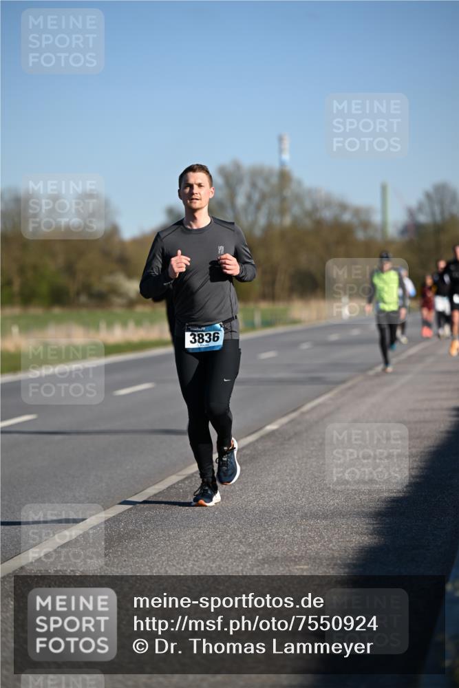 06.04.2025 - 44. Internationalen Wilhelmsburger Insellauf Dr. Thomas Lammeyer http://msf.ph/oto/7550924 06.04.2025 09:23:25 Laufen 3836 meine-sportfotos.de