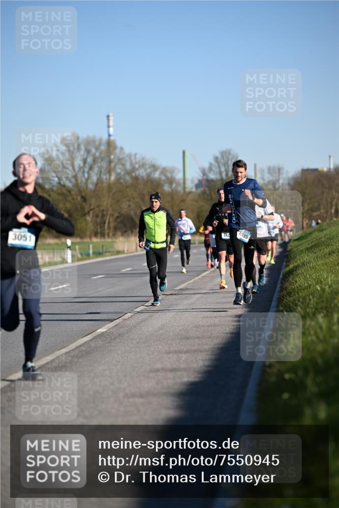 06.04.2025 - 44. Internationalen Wilhelmsburger Insellauf Dr. Thomas Lammeyer http://msf.ph/oto/7550945 06.04.2025 09:23:28 Laufen 3051, 432, 4195 meine-sportfotos.de