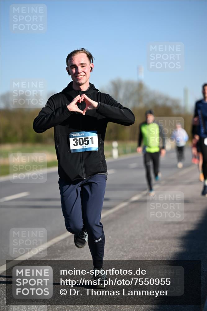 06.04.2025 - 44. Internationalen Wilhelmsburger Insellauf Dr. Thomas Lammeyer http://msf.ph/oto/7550955 06.04.2025 09:23:29 Laufen 3051 meine-sportfotos.de