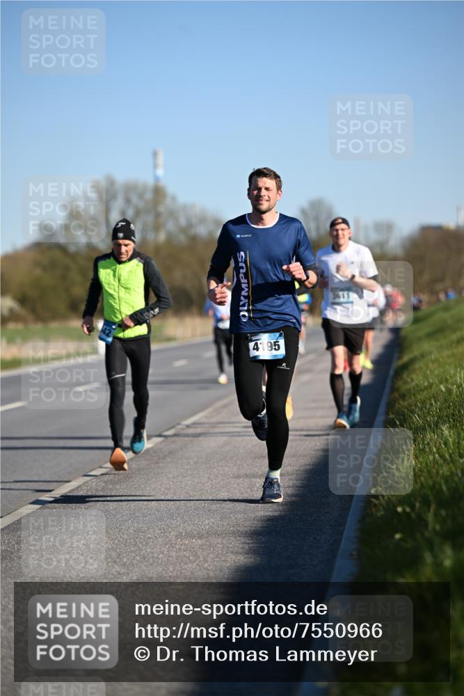 06.04.2025 - 44. Internationalen Wilhelmsburger Insellauf Dr. Thomas Lammeyer http://msf.ph/oto/7550966 06.04.2025 09:23:31 Laufen 4195, 3611 meine-sportfotos.de