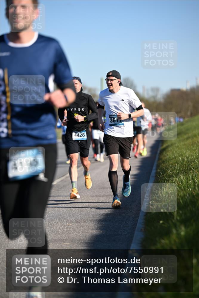 06.04.2025 - 44. Internationalen Wilhelmsburger Insellauf Dr. Thomas Lammeyer http://msf.ph/oto/7550991 06.04.2025 09:23:33 Laufen 41, 1195, 4428, 361 meine-sportfotos.de