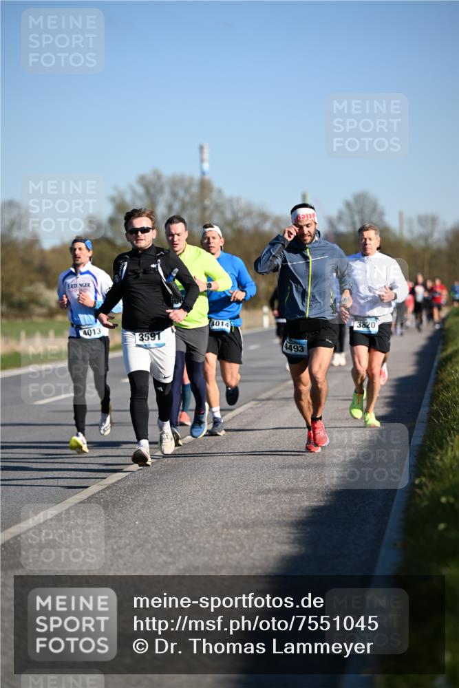 06.04.2025 - 44. Internationalen Wilhelmsburger Insellauf Dr. Thomas Lammeyer http://msf.ph/oto/7551045 06.04.2025 09:23:37 Laufen 4013, 3820, 4014, 3591, 4493 meine-sportfotos.de