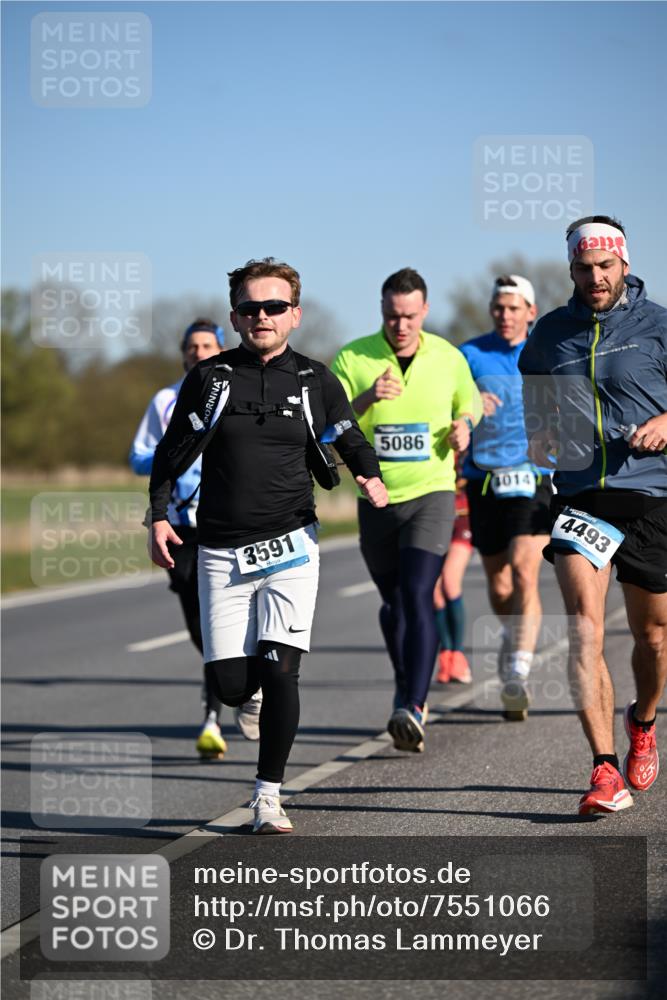 06.04.2025 - 44. Internationalen Wilhelmsburger Insellauf Dr. Thomas Lammeyer http://msf.ph/oto/7551066 06.04.2025 09:23:38 Laufen 3591, 5086, 1014, 4493 meine-sportfotos.de