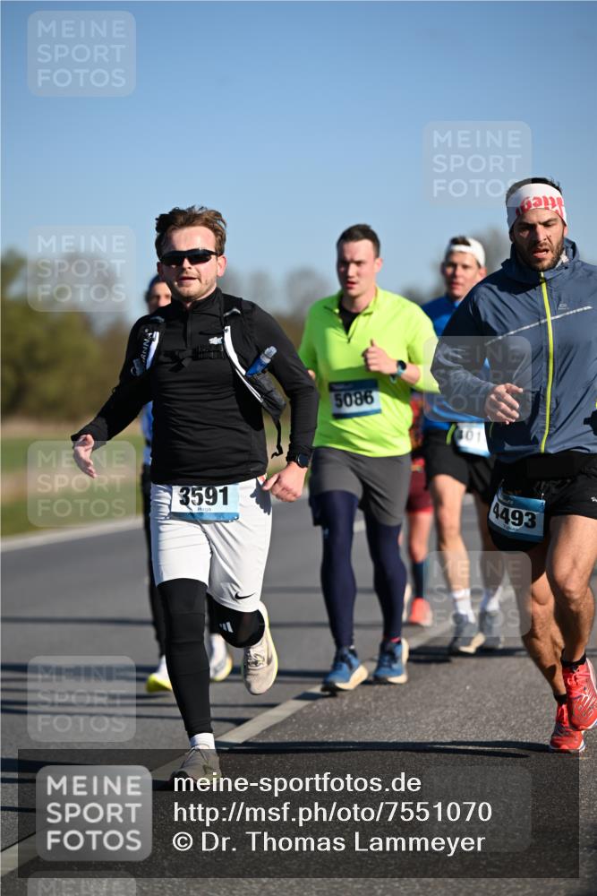 06.04.2025 - 44. Internationalen Wilhelmsburger Insellauf Dr. Thomas Lammeyer http://msf.ph/oto/7551070 06.04.2025 09:23:39 Laufen 3591, 5086, 4493 meine-sportfotos.de