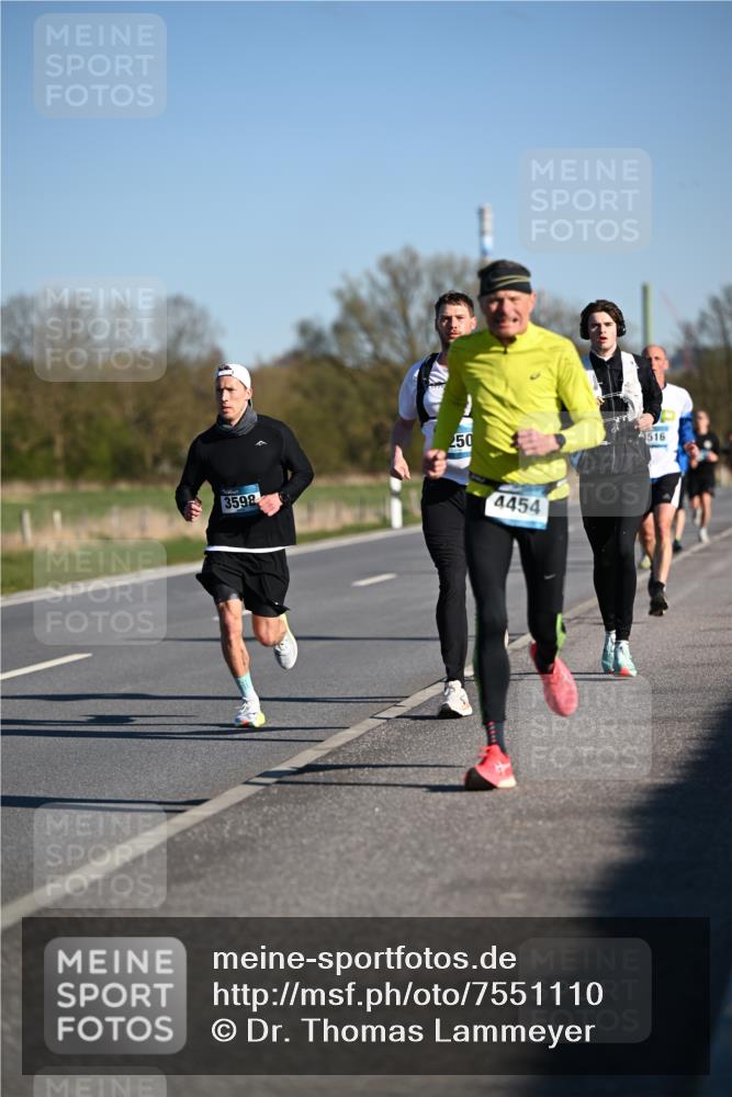 06.04.2025 - 44. Internationalen Wilhelmsburger Insellauf Dr. Thomas Lammeyer http://msf.ph/oto/7551110 06.04.2025 09:23:44 Laufen 3598, 50, 4454, 516 meine-sportfotos.de