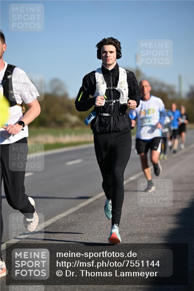 06.04.2025 - 44. Internationalen Wilhelmsburger Insellauf Dr. Thomas Lammeyer http://msf.ph/oto/7551144 06.04.2025 09:23:47 Laufen 3616 meine-sportfotos.de
