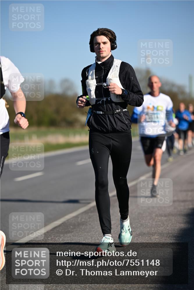 06.04.2025 - 44. Internationalen Wilhelmsburger Insellauf Dr. Thomas Lammeyer http://msf.ph/oto/7551148 06.04.2025 09:23:47 Laufen  meine-sportfotos.de
