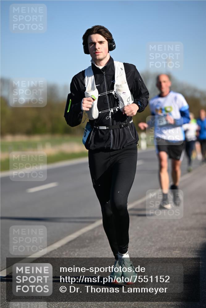 06.04.2025 - 44. Internationalen Wilhelmsburger Insellauf Dr. Thomas Lammeyer http://msf.ph/oto/7551152 06.04.2025 09:23:47 Laufen  meine-sportfotos.de