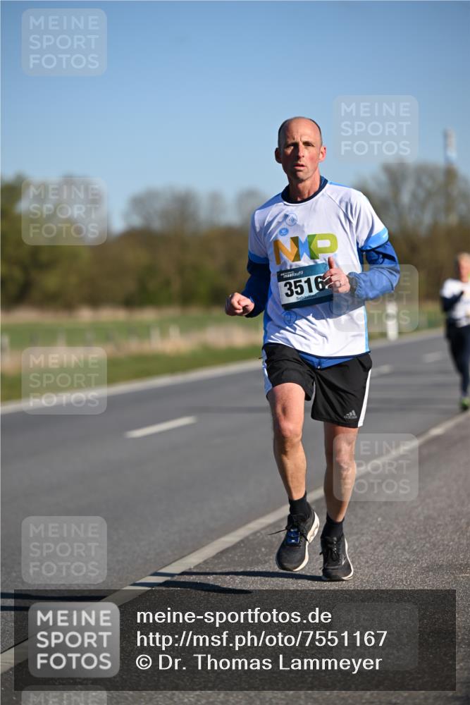 06.04.2025 - 44. Internationalen Wilhelmsburger Insellauf Dr. Thomas Lammeyer http://msf.ph/oto/7551167 06.04.2025 09:23:49 Laufen 3516 meine-sportfotos.de
