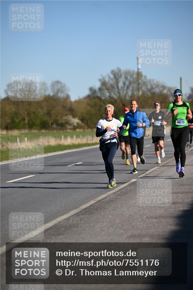 06.04.2025 - 44. Internationalen Wilhelmsburger Insellauf Dr. Thomas Lammeyer http://msf.ph/oto/7551176 06.04.2025 09:23:51 Laufen 328, 4615 meine-sportfotos.de