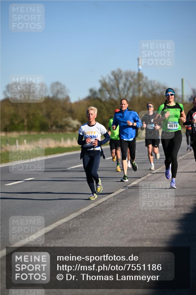 06.04.2025 - 44. Internationalen Wilhelmsburger Insellauf Dr. Thomas Lammeyer http://msf.ph/oto/7551186 06.04.2025 09:23:51 Laufen 4615 meine-sportfotos.de