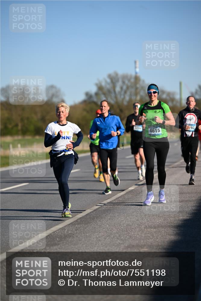06.04.2025 - 44. Internationalen Wilhelmsburger Insellauf Dr. Thomas Lammeyer http://msf.ph/oto/7551198 06.04.2025 09:23:52 Laufen 3294, 4615, 92 meine-sportfotos.de