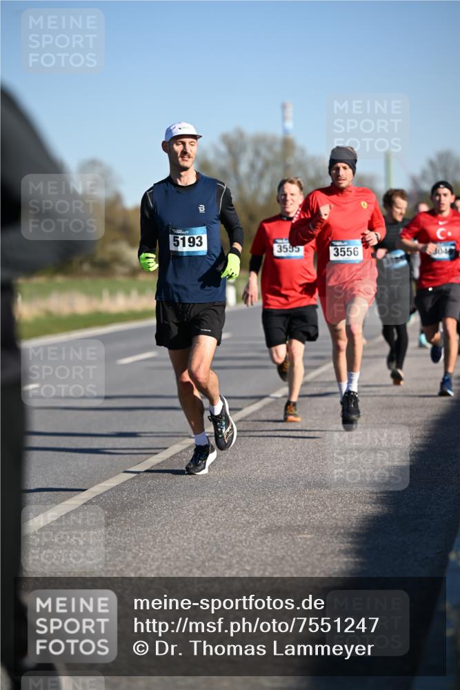 06.04.2025 - 44. Internationalen Wilhelmsburger Insellauf Dr. Thomas Lammeyer http://msf.ph/oto/7551247 06.04.2025 09:23:57 Laufen 10, 5193, 3555, 3556, 304 meine-sportfotos.de