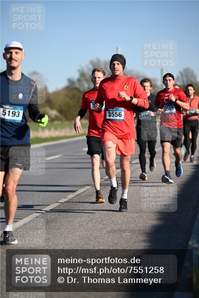 06.04.2025 - 44. Internationalen Wilhelmsburger Insellauf Dr. Thomas Lammeyer http://msf.ph/oto/7551258 06.04.2025 09:23:58 Laufen 5193, 3556, 3049, 3181 meine-sportfotos.de
