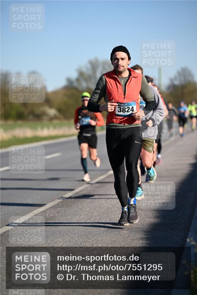 06.04.2025 - 44. Internationalen Wilhelmsburger Insellauf Dr. Thomas Lammeyer http://msf.ph/oto/7551295 06.04.2025 09:24:02 Laufen 38249, 128 meine-sportfotos.de