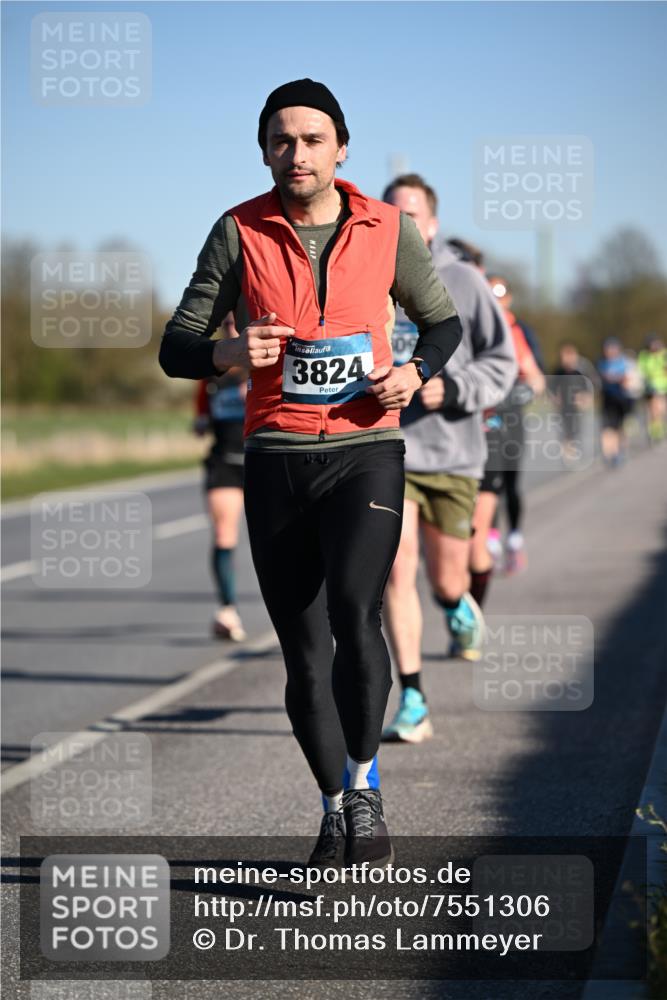 06.04.2025 - 44. Internationalen Wilhelmsburger Insellauf Dr. Thomas Lammeyer http://msf.ph/oto/7551306 06.04.2025 09:24:02 Laufen 3824 meine-sportfotos.de