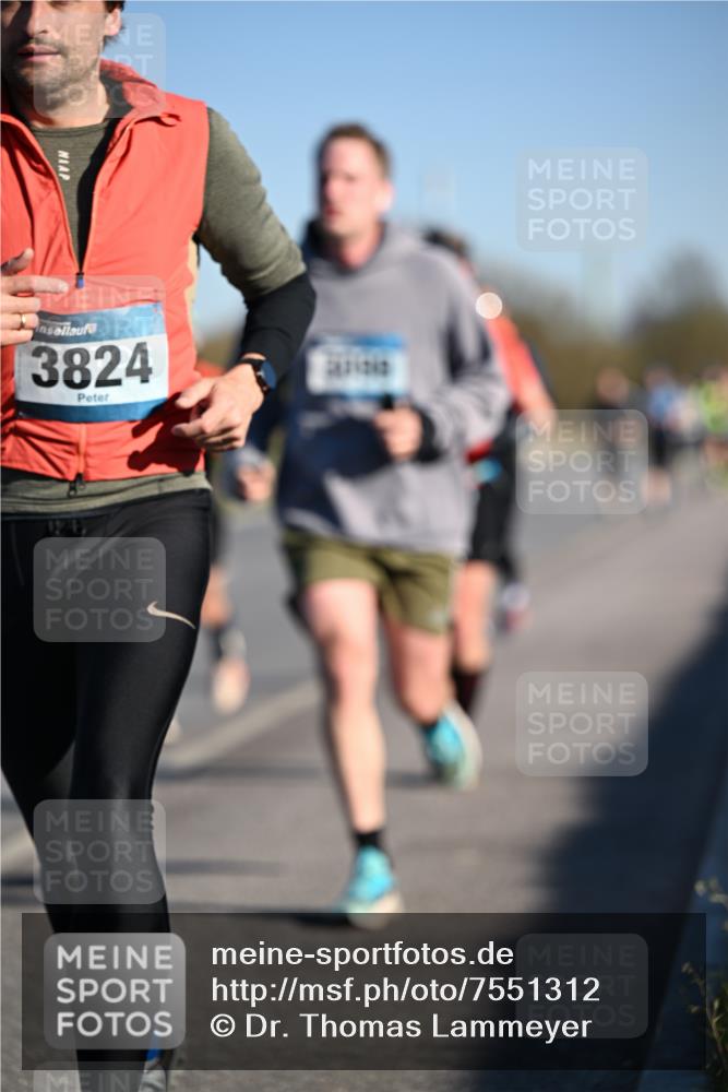 06.04.2025 - 44. Internationalen Wilhelmsburger Insellauf Dr. Thomas Lammeyer http://msf.ph/oto/7551312 06.04.2025 09:24:03 Laufen 3824, 212 meine-sportfotos.de