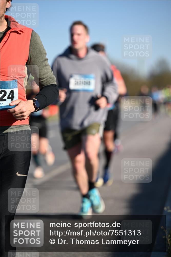 06.04.2025 - 44. Internationalen Wilhelmsburger Insellauf Dr. Thomas Lammeyer http://msf.ph/oto/7551313 06.04.2025 09:24:03 Laufen 24 meine-sportfotos.de