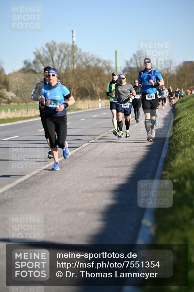 06.04.2025 - 44. Internationalen Wilhelmsburger Insellauf Dr. Thomas Lammeyer http://msf.ph/oto/7551354 06.04.2025 09:24:11 Laufen 5025, 5070, 4259 meine-sportfotos.de