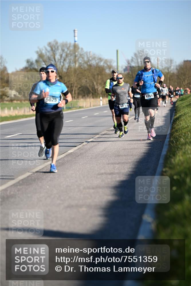 06.04.2025 - 44. Internationalen Wilhelmsburger Insellauf Dr. Thomas Lammeyer http://msf.ph/oto/7551359 06.04.2025 09:24:12 Laufen 5025, 3502, 5070, 4259 meine-sportfotos.de