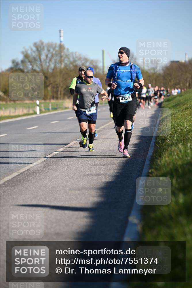 06.04.2025 - 44. Internationalen Wilhelmsburger Insellauf Dr. Thomas Lammeyer http://msf.ph/oto/7551374 06.04.2025 09:24:13 Laufen 5070, 4259 meine-sportfotos.de