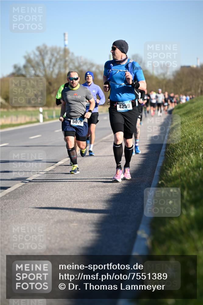 06.04.2025 - 44. Internationalen Wilhelmsburger Insellauf Dr. Thomas Lammeyer http://msf.ph/oto/7551389 06.04.2025 09:24:14 Laufen 5070, 4259 meine-sportfotos.de