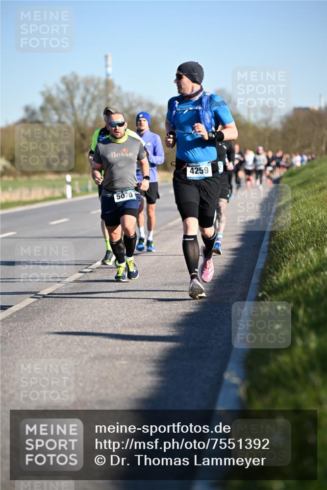 06.04.2025 - 44. Internationalen Wilhelmsburger Insellauf Dr. Thomas Lammeyer http://msf.ph/oto/7551392 06.04.2025 09:24:14 Laufen 5070, 4259 meine-sportfotos.de
