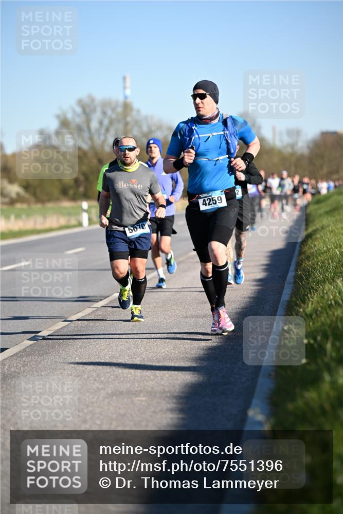 06.04.2025 - 44. Internationalen Wilhelmsburger Insellauf Dr. Thomas Lammeyer http://msf.ph/oto/7551396 06.04.2025 09:24:15 Laufen 5070, 4259, 8005 meine-sportfotos.de