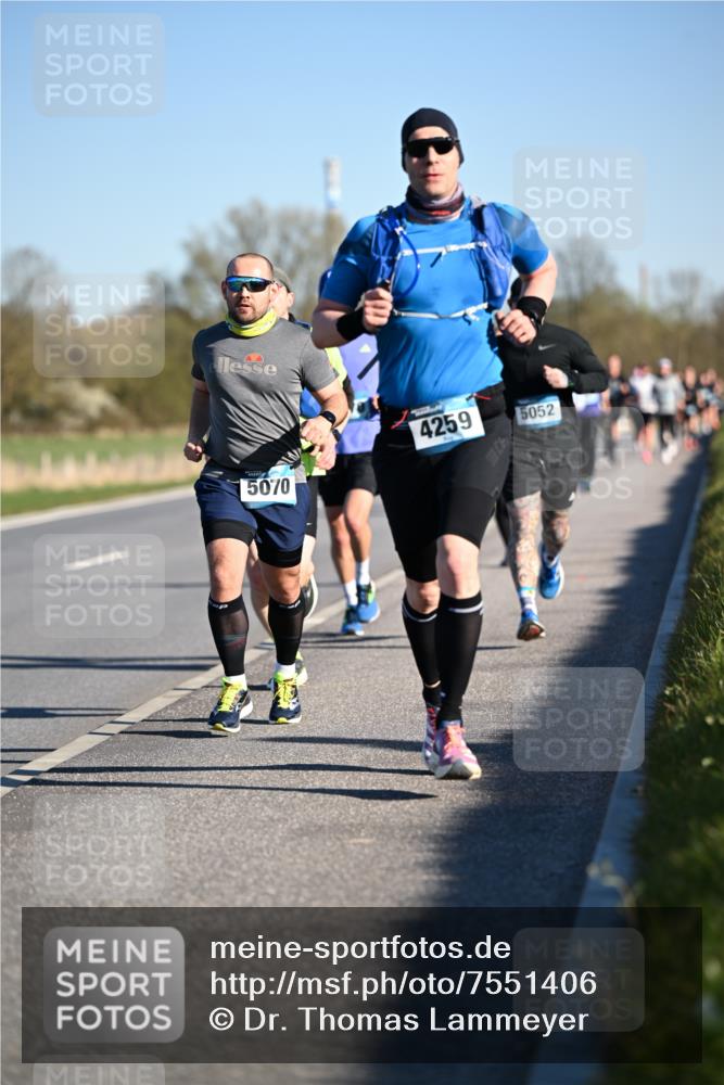 06.04.2025 - 44. Internationalen Wilhelmsburger Insellauf Dr. Thomas Lammeyer http://msf.ph/oto/7551406 06.04.2025 09:24:15 Laufen 5070, 4259, 5052 meine-sportfotos.de