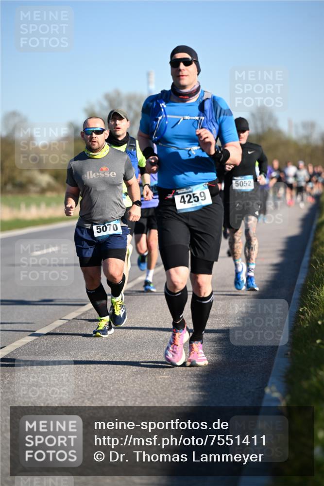 06.04.2025 - 44. Internationalen Wilhelmsburger Insellauf Dr. Thomas Lammeyer http://msf.ph/oto/7551411 06.04.2025 09:24:16 Laufen 5070, 4259, 5052 meine-sportfotos.de