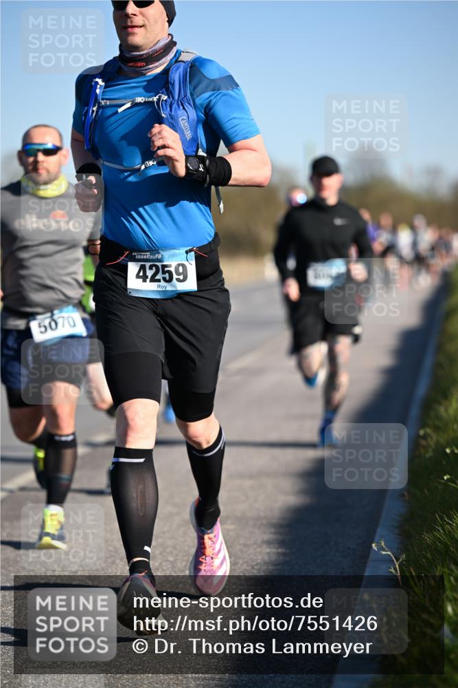06.04.2025 - 44. Internationalen Wilhelmsburger Insellauf Dr. Thomas Lammeyer http://msf.ph/oto/7551426 06.04.2025 09:24:17 Laufen 5070, 4259 meine-sportfotos.de