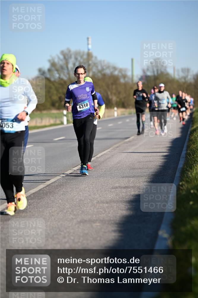 06.04.2025 - 44. Internationalen Wilhelmsburger Insellauf Dr. Thomas Lammeyer http://msf.ph/oto/7551466 06.04.2025 09:24:25 Laufen 053, 4310 meine-sportfotos.de