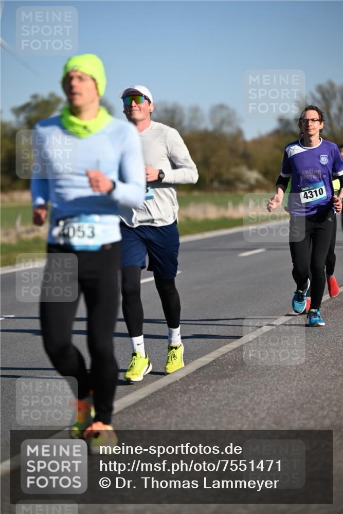 06.04.2025 - 44. Internationalen Wilhelmsburger Insellauf Dr. Thomas Lammeyer http://msf.ph/oto/7551471 06.04.2025 09:24:26 Laufen 053, 4310 meine-sportfotos.de
