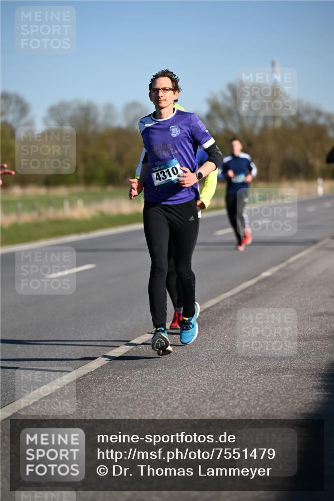 06.04.2025 - 44. Internationalen Wilhelmsburger Insellauf Dr. Thomas Lammeyer http://msf.ph/oto/7551479 06.04.2025 09:24:27 Laufen 4310 meine-sportfotos.de