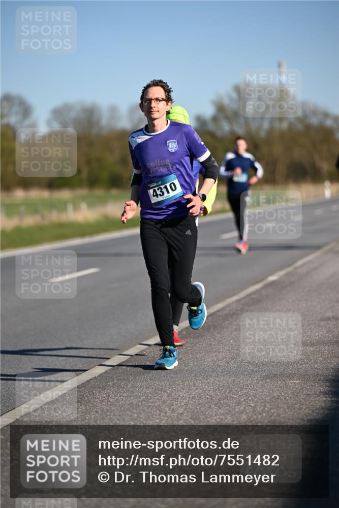 06.04.2025 - 44. Internationalen Wilhelmsburger Insellauf Dr. Thomas Lammeyer http://msf.ph/oto/7551482 06.04.2025 09:24:27 Laufen 4310 meine-sportfotos.de