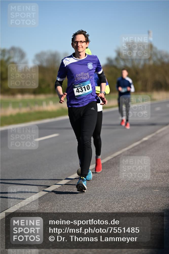 06.04.2025 - 44. Internationalen Wilhelmsburger Insellauf Dr. Thomas Lammeyer http://msf.ph/oto/7551485 06.04.2025 09:24:27 Laufen 4310 meine-sportfotos.de
