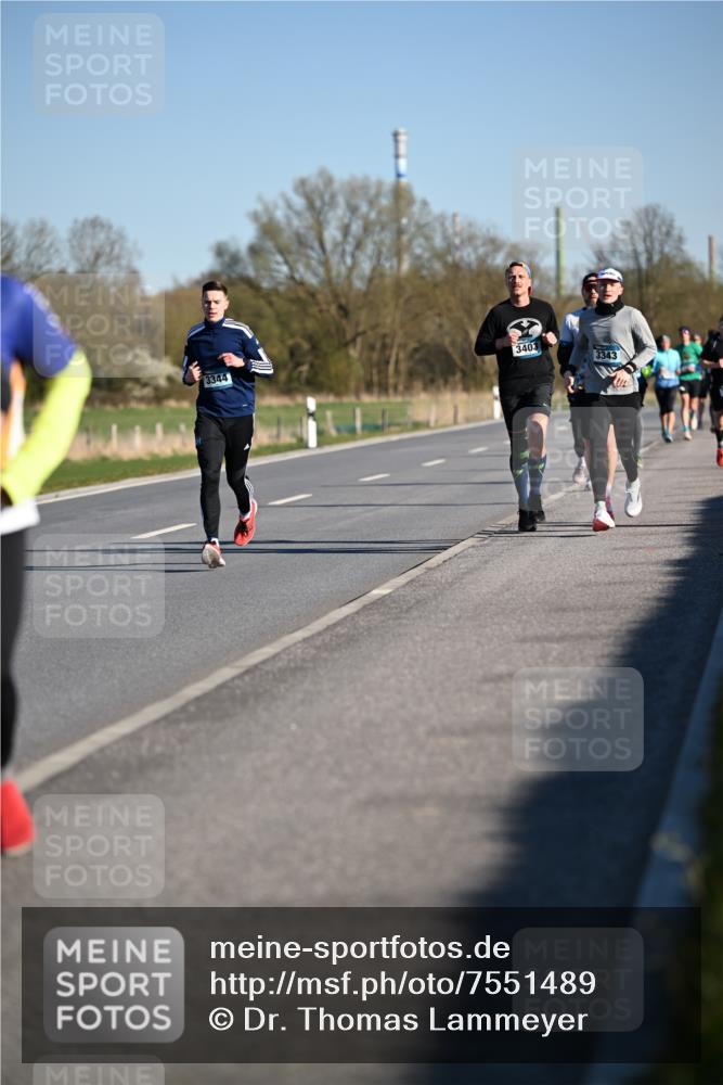 06.04.2025 - 44. Internationalen Wilhelmsburger Insellauf Dr. Thomas Lammeyer http://msf.ph/oto/7551489 06.04.2025 09:24:28 Laufen 3343 meine-sportfotos.de