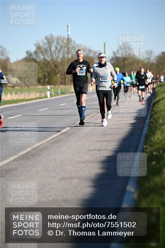 06.04.2025 - 44. Internationalen Wilhelmsburger Insellauf Dr. Thomas Lammeyer http://msf.ph/oto/7551502 06.04.2025 09:24:29 Laufen 3403, 3343 meine-sportfotos.de