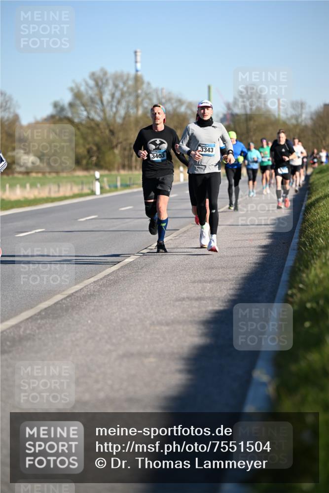 06.04.2025 - 44. Internationalen Wilhelmsburger Insellauf Dr. Thomas Lammeyer http://msf.ph/oto/7551504 06.04.2025 09:24:30 Laufen 3343, 3403 meine-sportfotos.de
