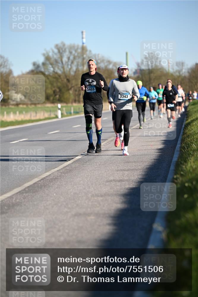 06.04.2025 - 44. Internationalen Wilhelmsburger Insellauf Dr. Thomas Lammeyer http://msf.ph/oto/7551506 06.04.2025 09:24:30 Laufen 3403, 3343 meine-sportfotos.de