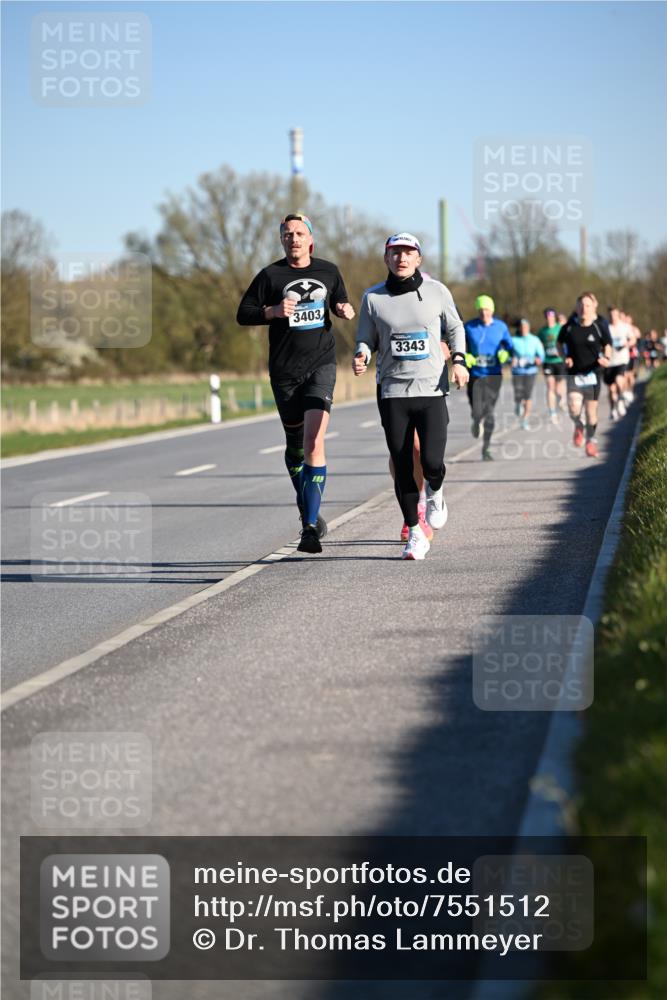 06.04.2025 - 44. Internationalen Wilhelmsburger Insellauf Dr. Thomas Lammeyer http://msf.ph/oto/7551512 06.04.2025 09:24:30 Laufen 3403, 3343 meine-sportfotos.de