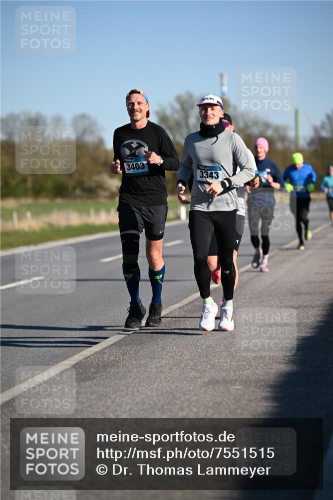 06.04.2025 - 44. Internationalen Wilhelmsburger Insellauf Dr. Thomas Lammeyer http://msf.ph/oto/7551515 06.04.2025 09:24:32 Laufen 3403, 3343 meine-sportfotos.de