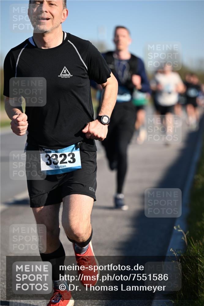 06.04.2025 - 44. Internationalen Wilhelmsburger Insellauf Dr. Thomas Lammeyer http://msf.ph/oto/7551586 06.04.2025 09:24:40 Laufen 3323 meine-sportfotos.de
