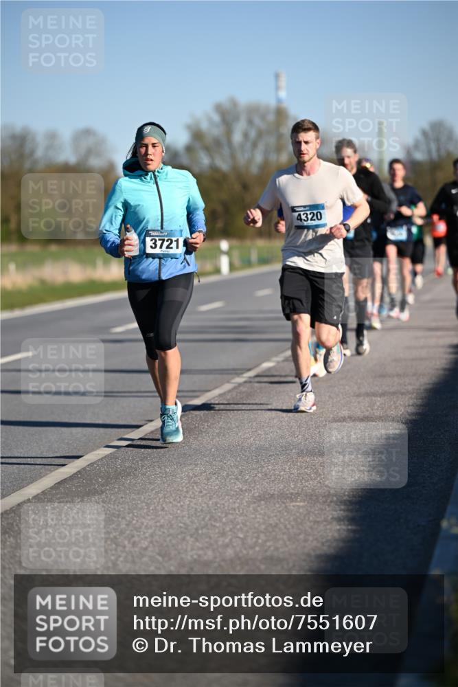 06.04.2025 - 44. Internationalen Wilhelmsburger Insellauf Dr. Thomas Lammeyer http://msf.ph/oto/7551607 06.04.2025 09:24:42 Laufen 3721, 4320 meine-sportfotos.de