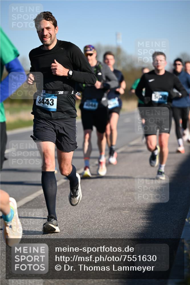 06.04.2025 - 44. Internationalen Wilhelmsburger Insellauf Dr. Thomas Lammeyer http://msf.ph/oto/7551630 06.04.2025 09:24:46 Laufen 3443, 2 meine-sportfotos.de