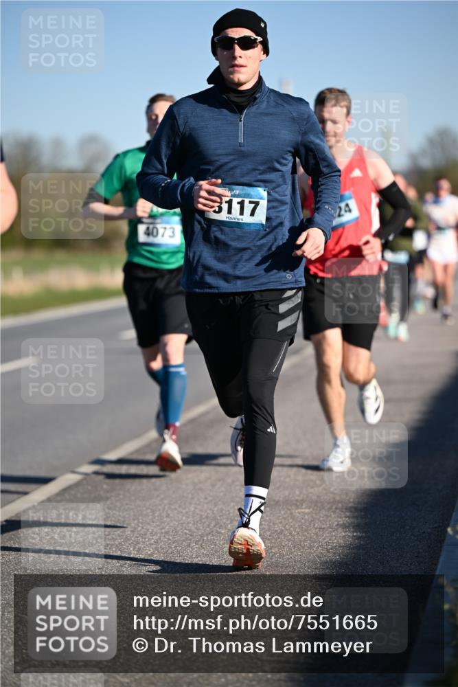 06.04.2025 - 44. Internationalen Wilhelmsburger Insellauf Dr. Thomas Lammeyer http://msf.ph/oto/7551665 06.04.2025 09:24:50 Laufen 4073, 3117 meine-sportfotos.de