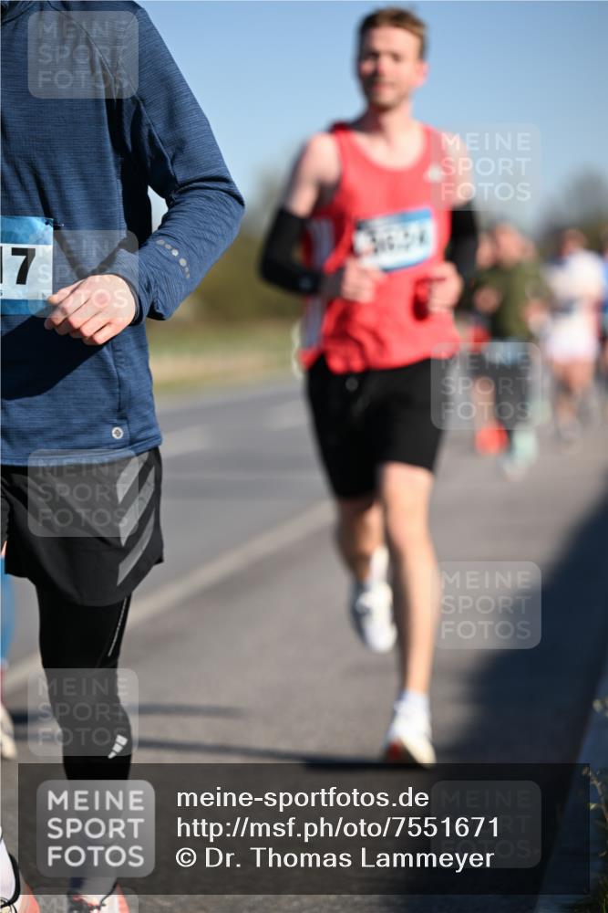 06.04.2025 - 44. Internationalen Wilhelmsburger Insellauf Dr. Thomas Lammeyer http://msf.ph/oto/7551671 06.04.2025 09:24:51 Laufen 17 meine-sportfotos.de