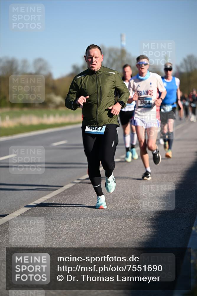 06.04.2025 - 44. Internationalen Wilhelmsburger Insellauf Dr. Thomas Lammeyer http://msf.ph/oto/7551690 06.04.2025 09:24:54 Laufen 4327, 3804 meine-sportfotos.de