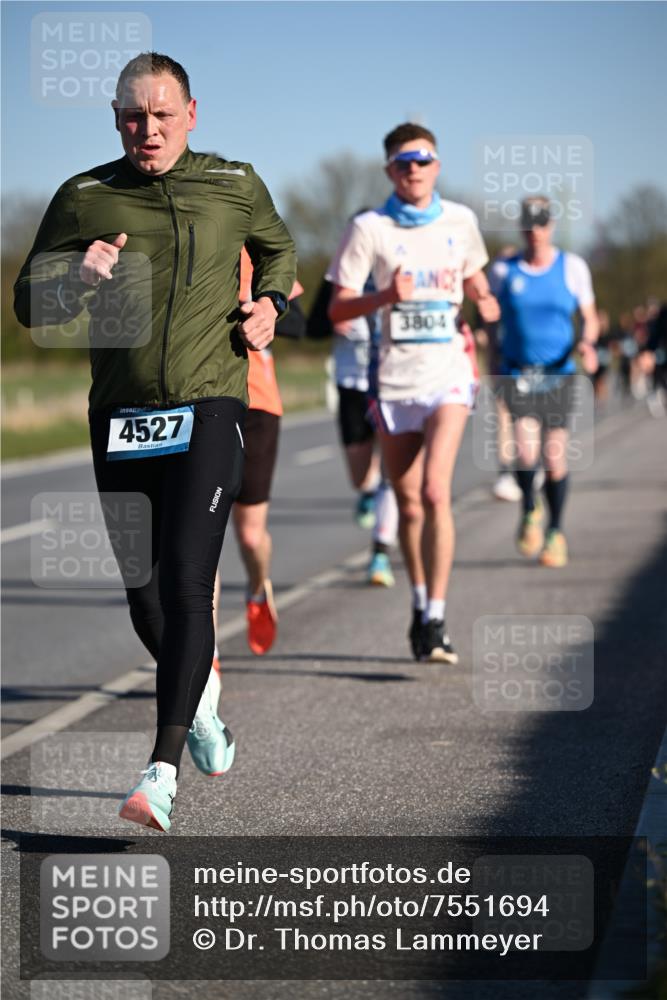 06.04.2025 - 44. Internationalen Wilhelmsburger Insellauf Dr. Thomas Lammeyer http://msf.ph/oto/7551694 06.04.2025 09:24:55 Laufen 4527, 3804 meine-sportfotos.de